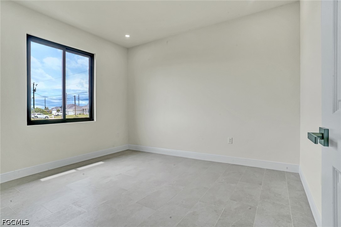 3 Bed Waterfront Home for Sale in Cape Coral, photo 30