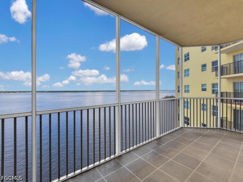 3 Bed Waterfront Home for Sale in St. Tropez, photo 30