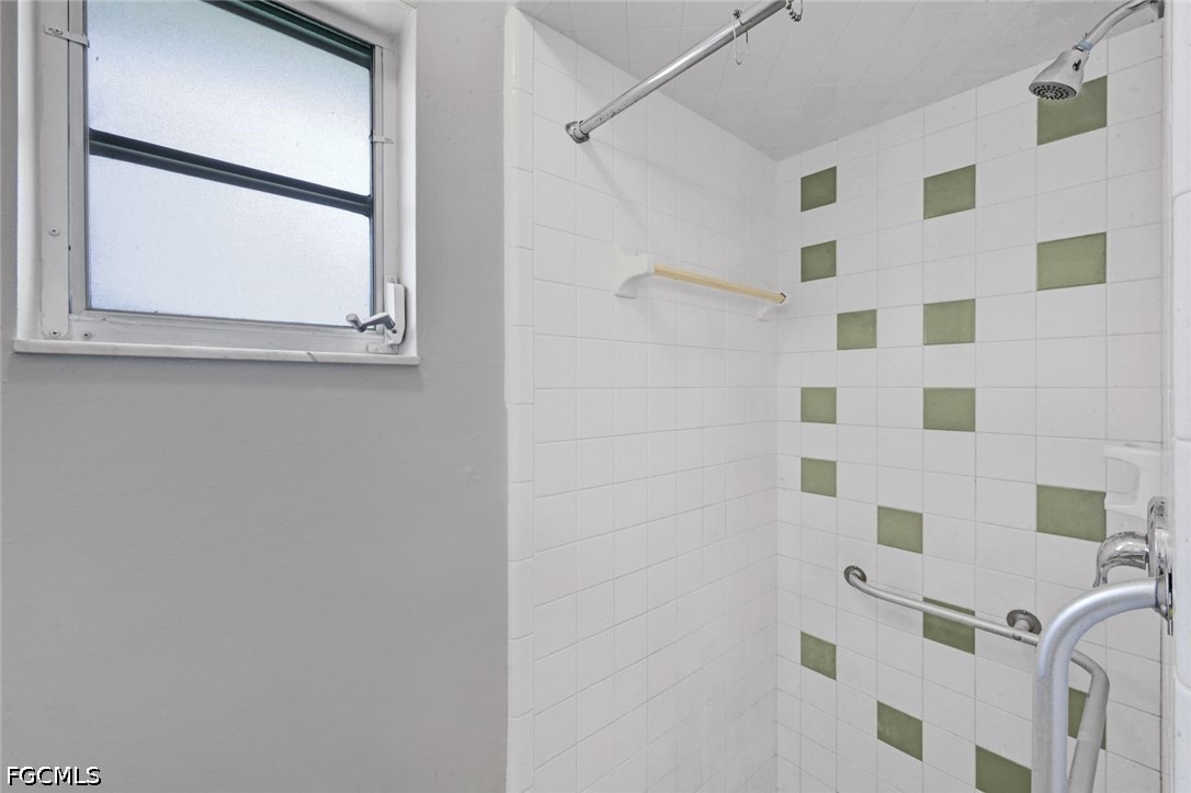 3 Bed SingleFamilyResidence for Sale in Cape Coral, photo 30