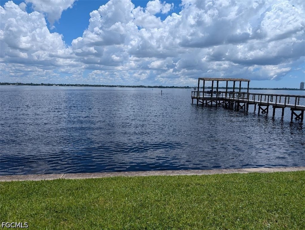 2 Bed Waterfront Home for Sale in North Fort Myers, photo 30