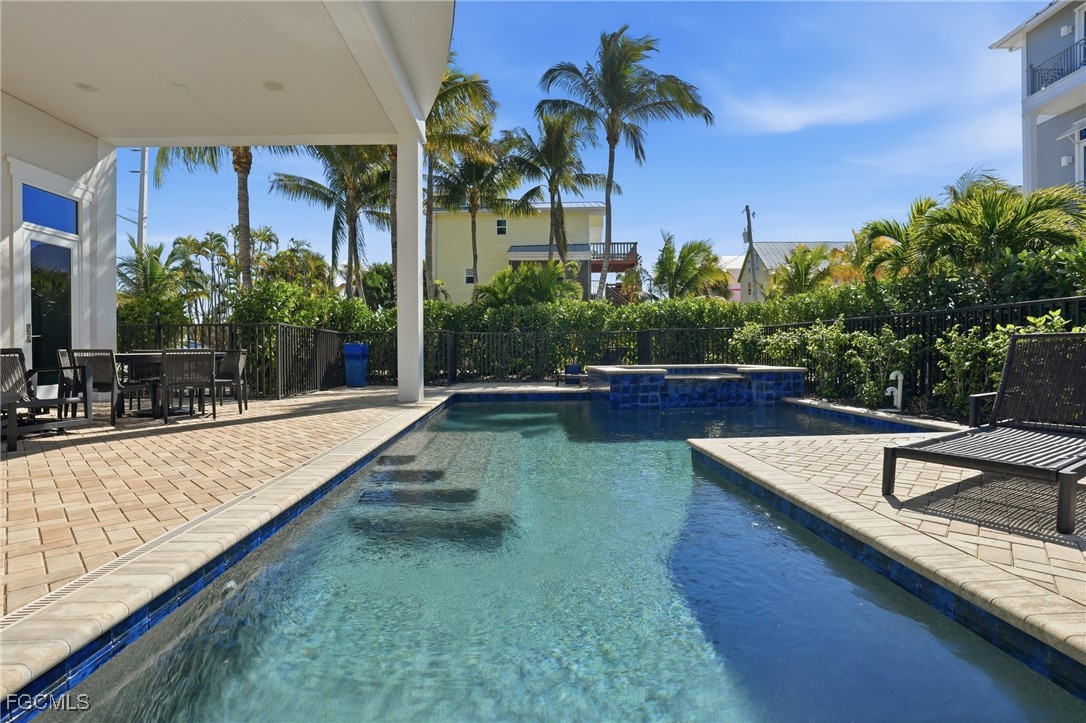 3 Bed Pool Home for Sale in Turtle Walk, photo 4