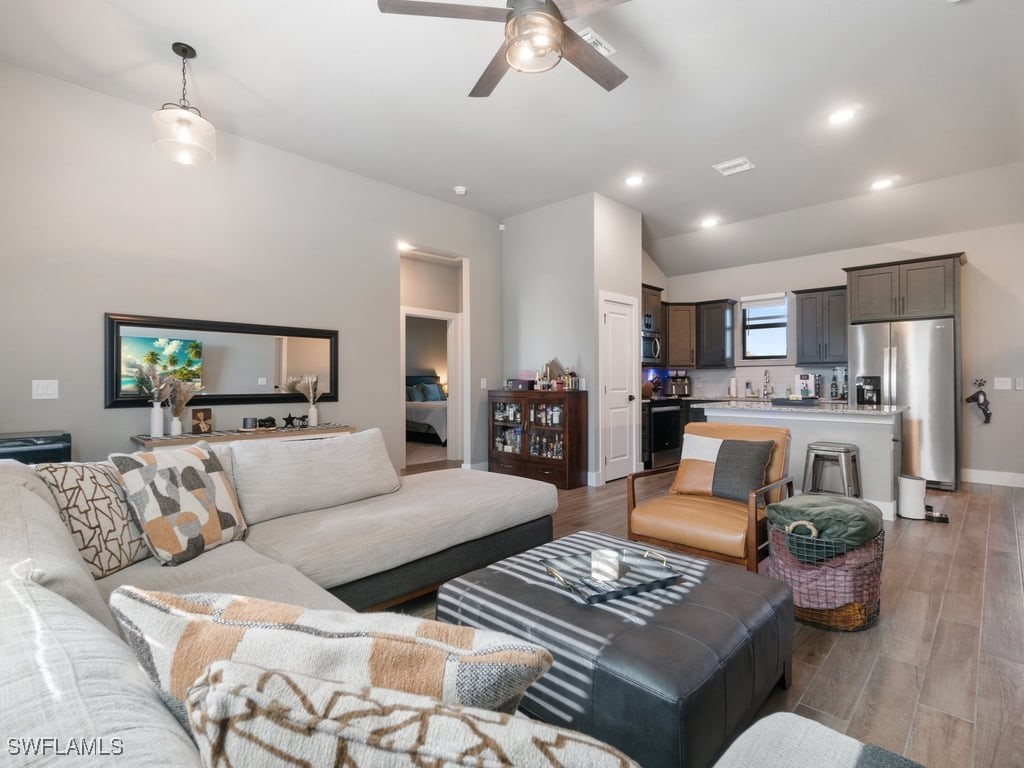 3 Bed Pool Home for Sale in Cape Coral, photo 4