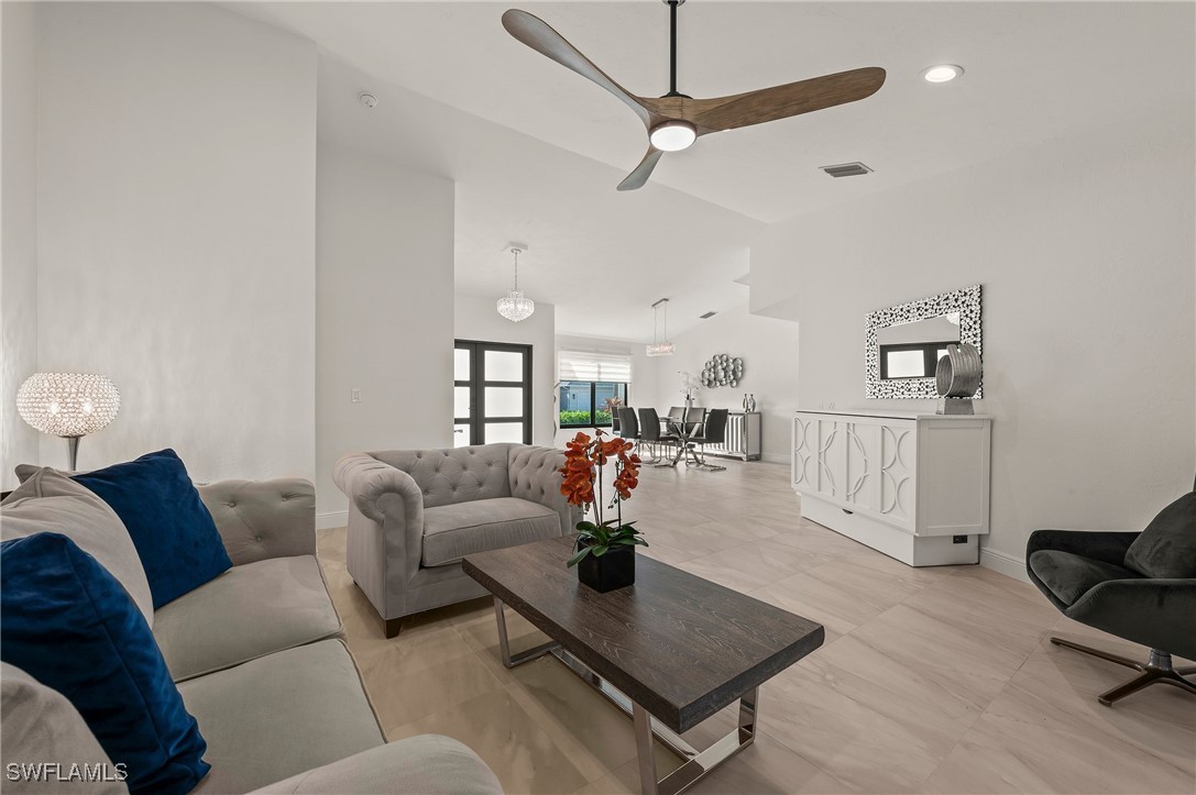 3 Bed Pool Home for Sale in Kings Lake, photo 4
