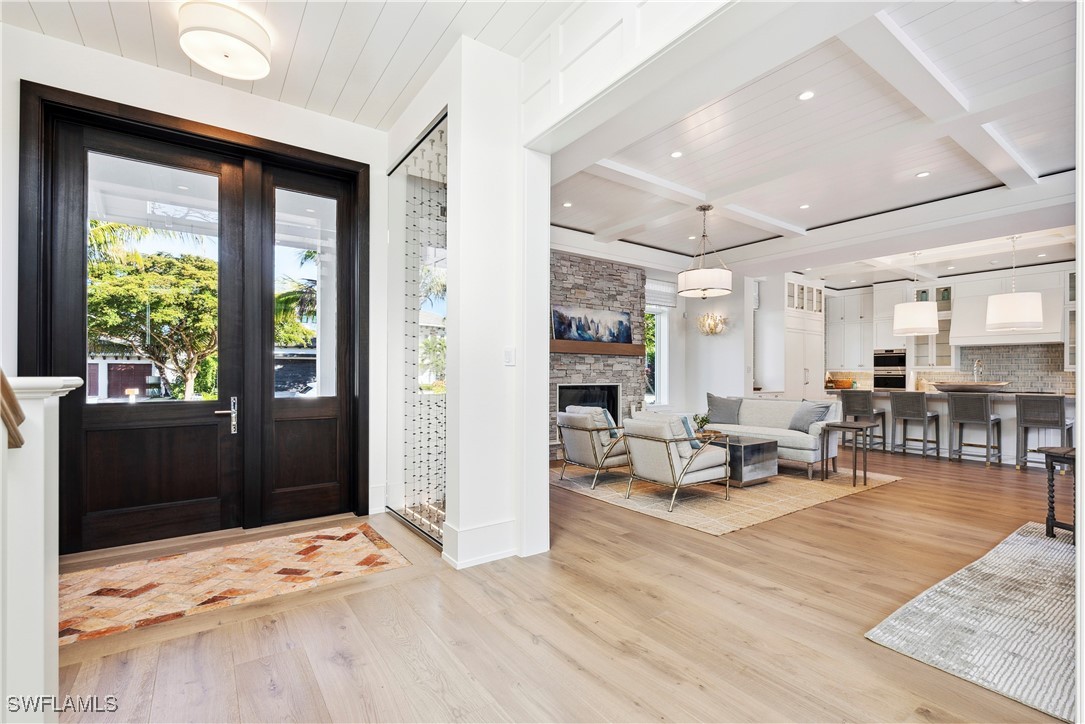 5 Bed Pool Home for Sale in Olde Naples, photo 4