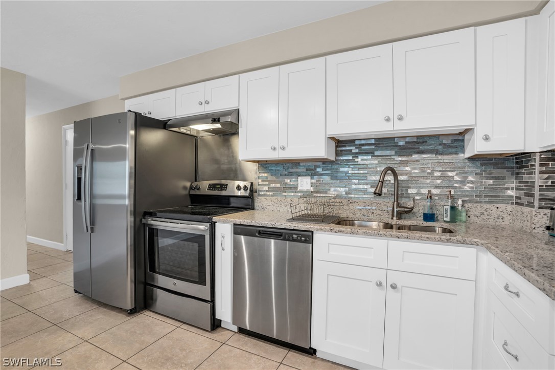 2 Bed Waterfront Home for Sale in Cape Coral, photo 4