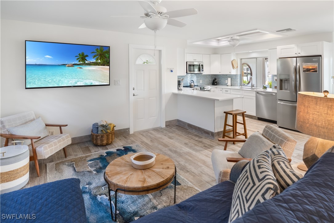 2 Bed Waterfront Home for Sale in Naples, photo 4