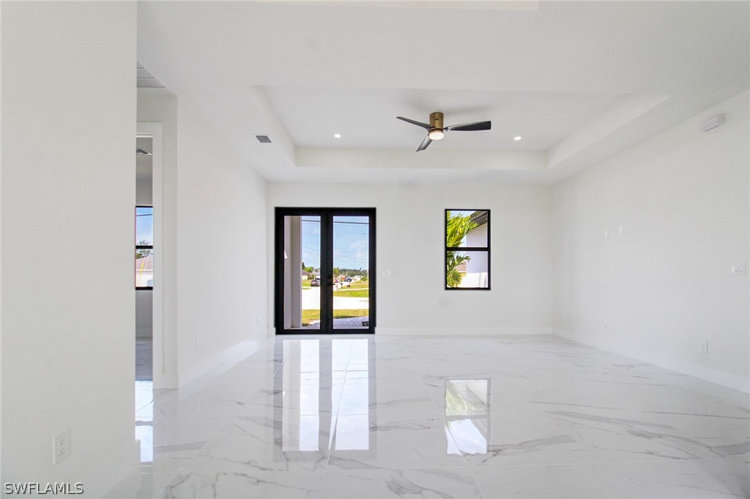 3 Bed SingleFamilyResidence for Sale in Cape Coral, photo 4