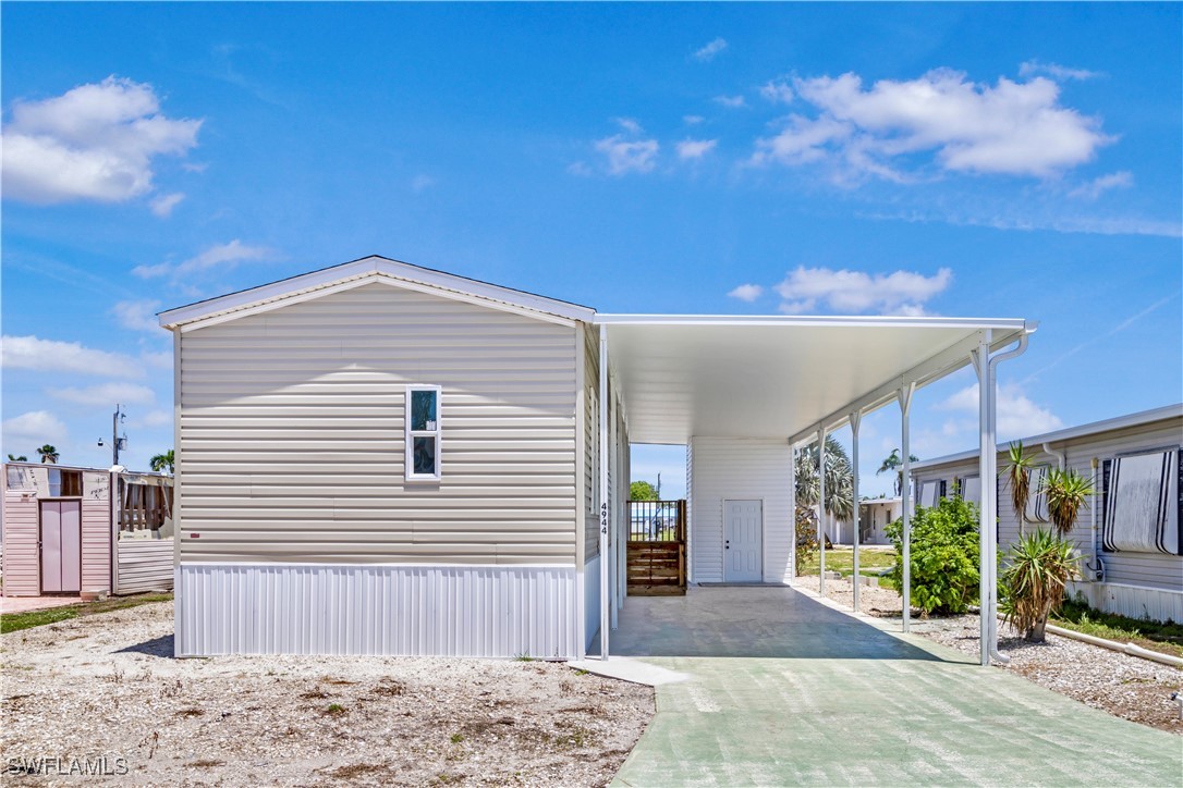 2 Bed ManufacturedHome for Sale in Pine Island Cove, photo 4