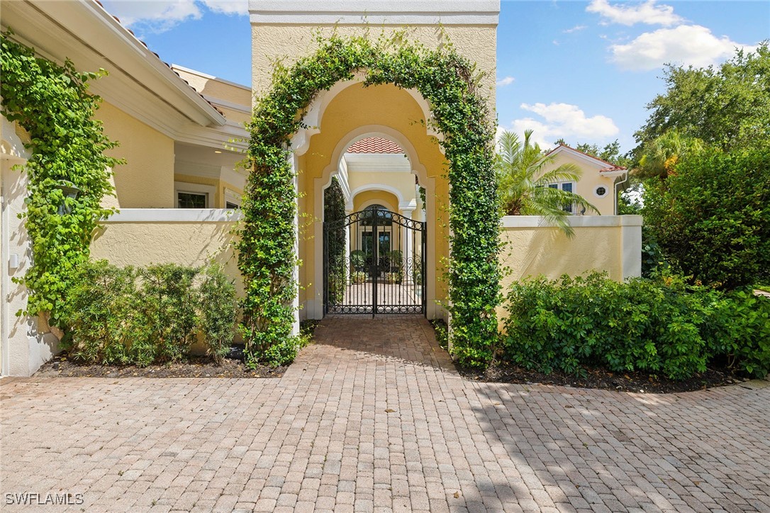 5 Bed Pool Home for Sale in Isle Verde, photo 4