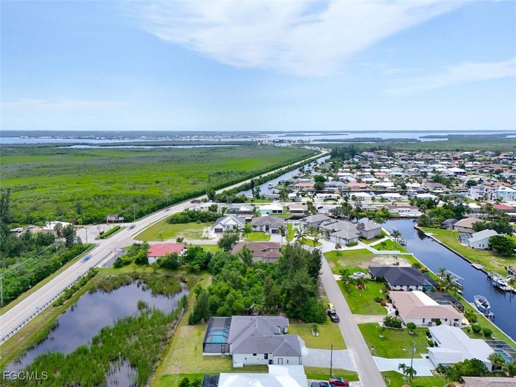 4 Bed Pool Home for Sale in Cape Coral, photo 4