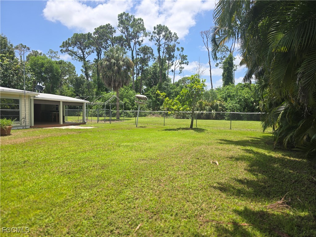 2 Bed SingleFamilyResidence for Sale in Fort Myers, photo 4