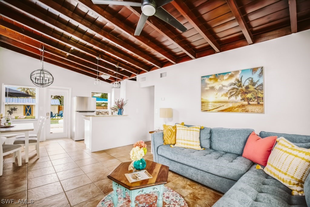 3 Bed Pool Home for Sale in Heitmans, photo 4