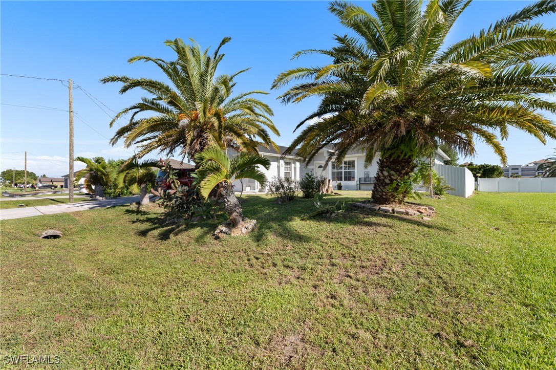 3 Bed SingleFamilyResidence for Sale in Cape Coral, photo 4