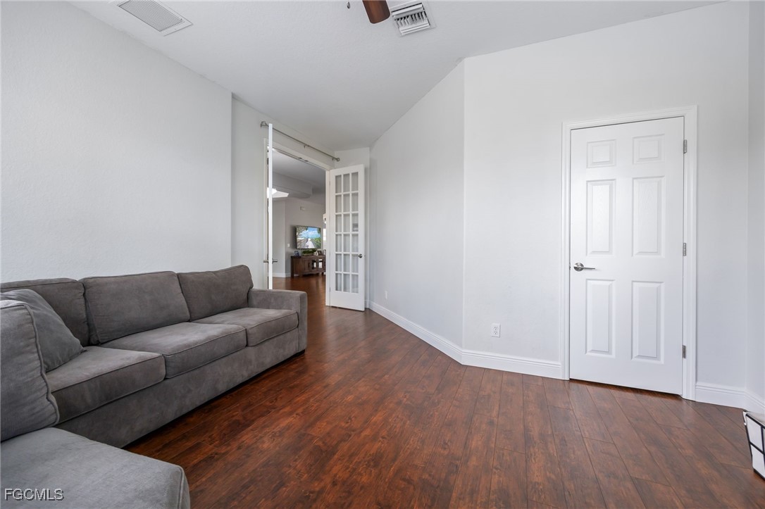 6 Bed Pool Home for Sale in Stoneybrook, photo 4