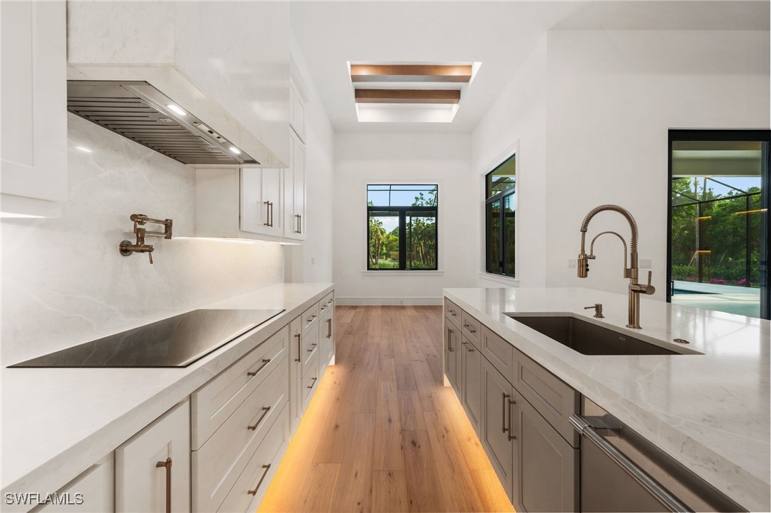 4 Bed Pool Home for Sale in Naples, photo 4
