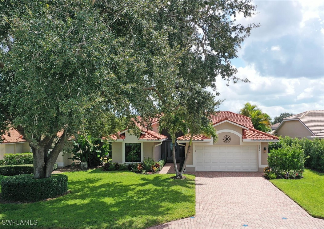3 Bed Pool Home for Sale in Longshore Lake, photo 4