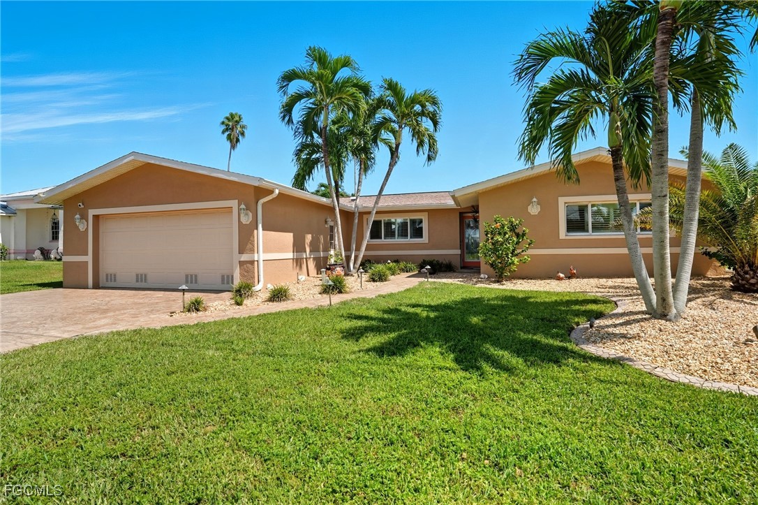 3 Bed Pool Home for Sale in Cape Coral, photo 4