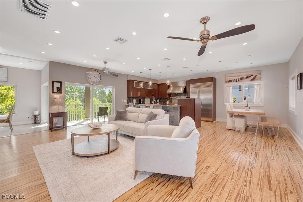 3 Bed Pool Home for Sale in Castaway Estates, photo 4
