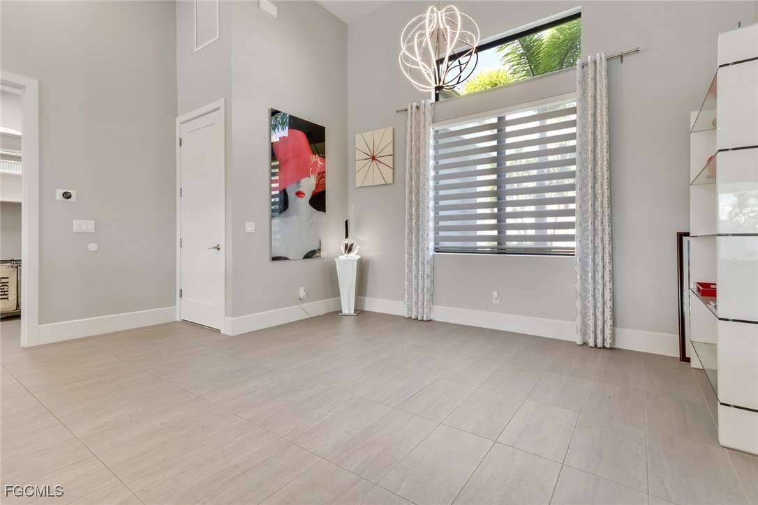 3 Bed Pool Home for Sale in Cape Coral, photo 4