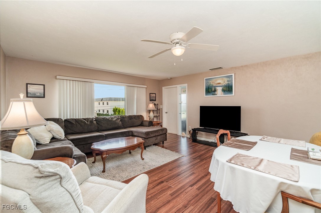 2 Bed Waterfront Home for Sale in Cape Coral, photo 4