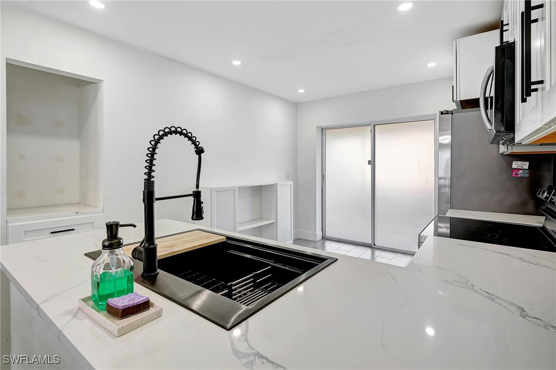 4 Bed SingleFamilyResidence for Sale in Fort Myers, photo 4