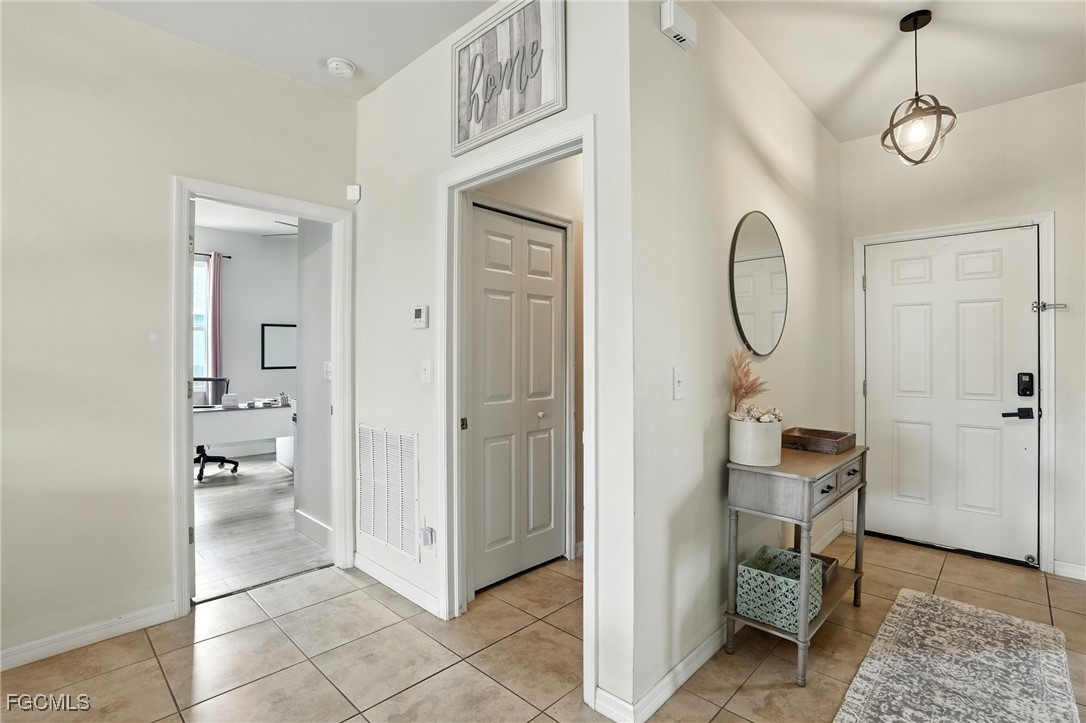 4 Bed SingleFamilyResidence for Sale in Cape Coral, photo 4