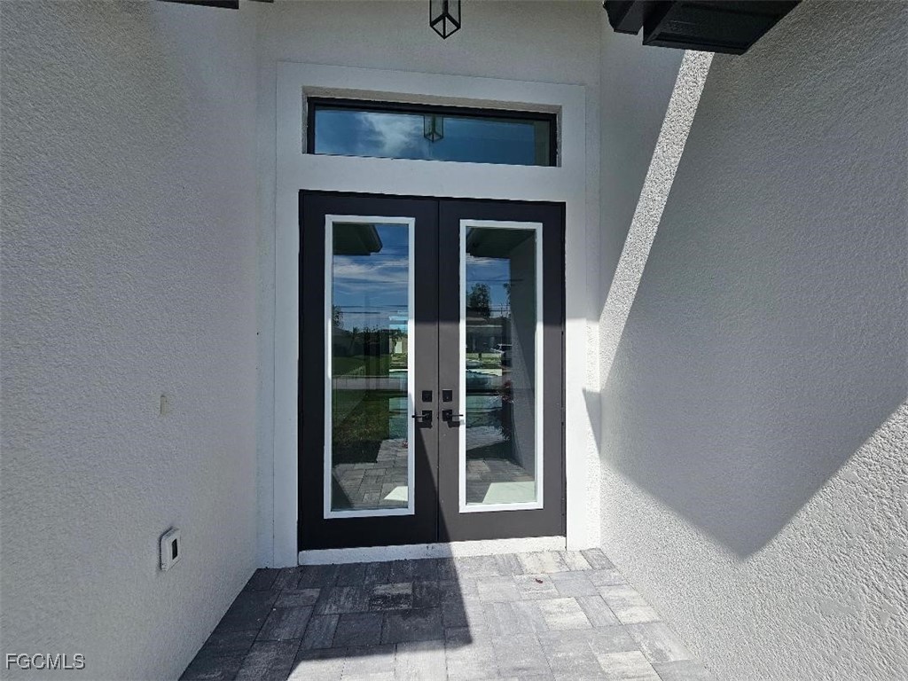 3 Bed Pool Home for Sale in Cape Coral, photo 4