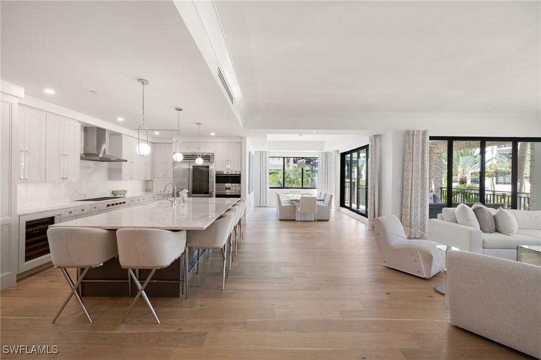 3 Bed Condominium for Sale in Naples, photo 4