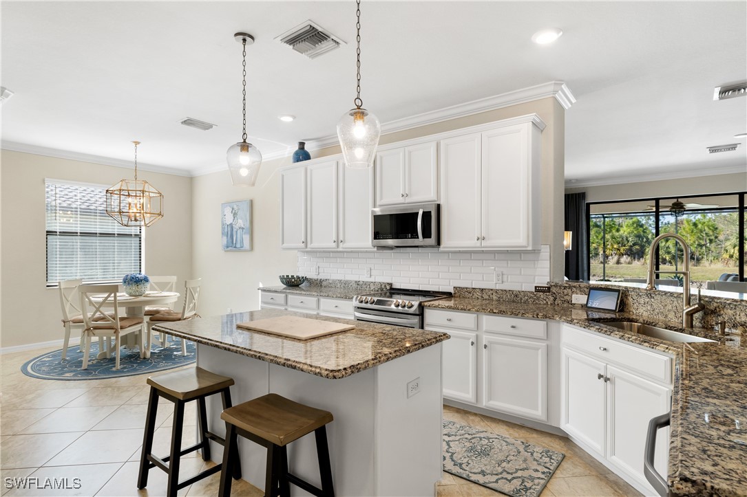 4 Bed Pool Home for Sale in Raffia Preserve, photo 4