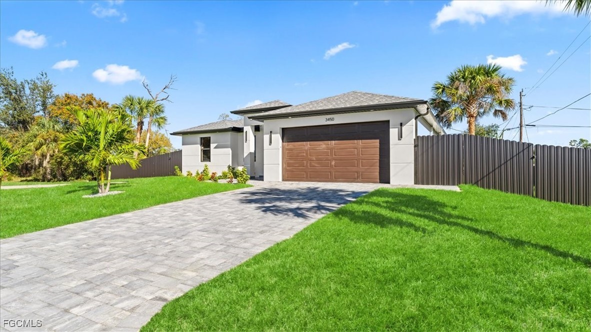3 Bed Pool Home for Sale in Port Charlotte, photo 4