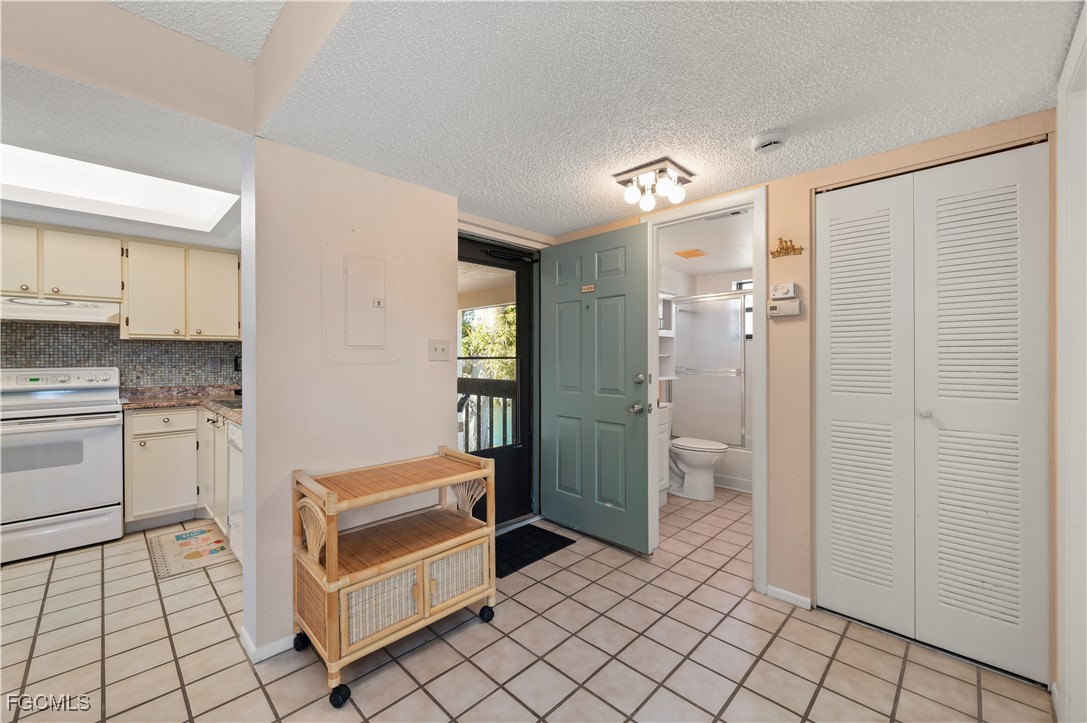 2 Bed Waterfront Home for Sale in Not Applicable, photo 4