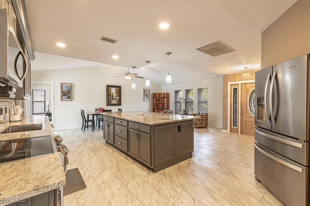 3 Bed Pool Home for Sale in Cape Coral, photo 4