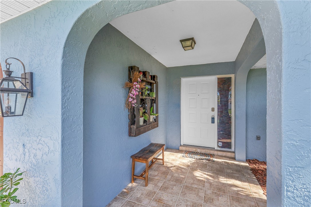 3 Bed SingleFamilyResidence for Sale in Cape Coral, photo 4