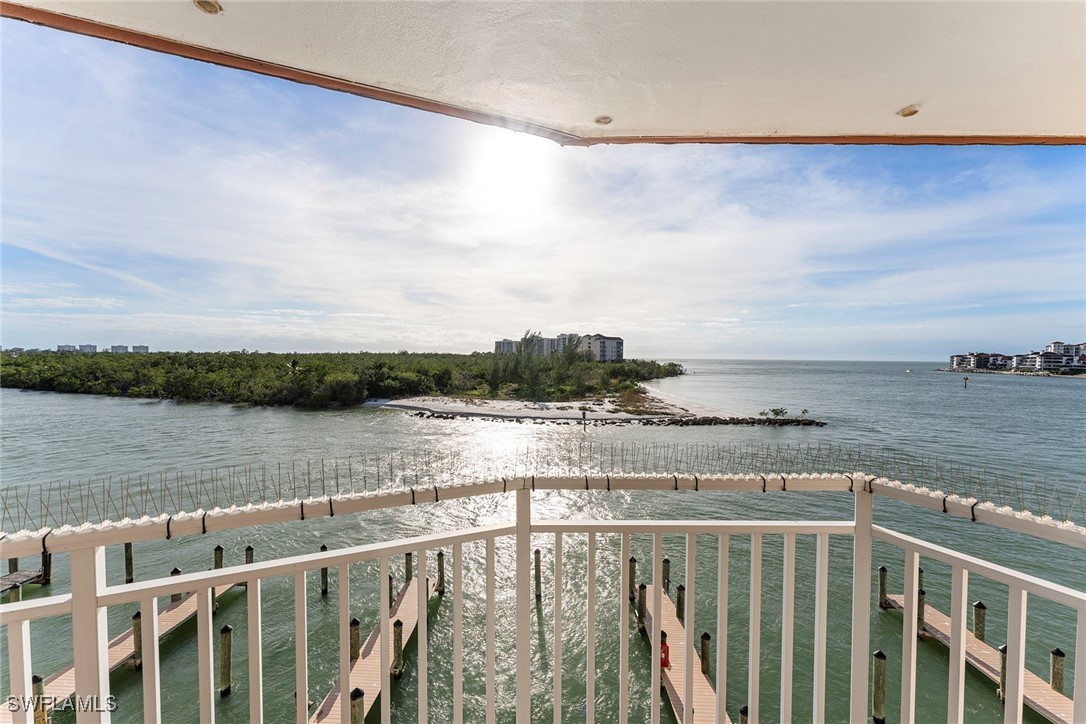 3 Bed Waterfront Home for Sale in Marco Island, photo 4