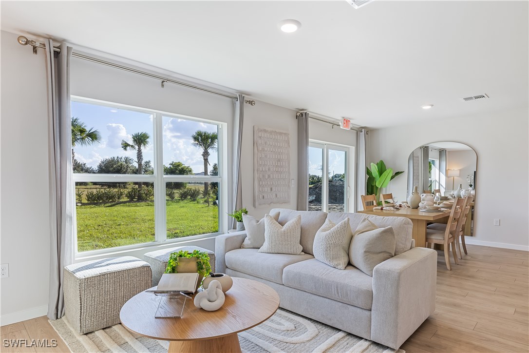 4 Bed SingleFamilyResidence for Sale in Cape Coral, photo 4