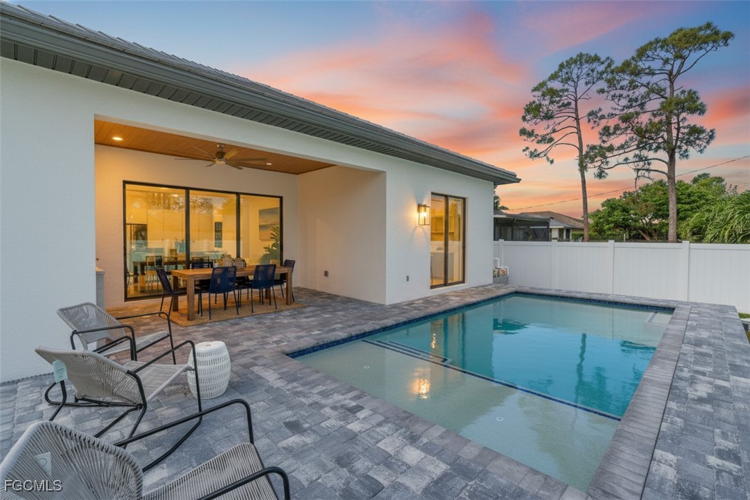 5 Bed Pool Home for Sale in Naples Park, photo 4