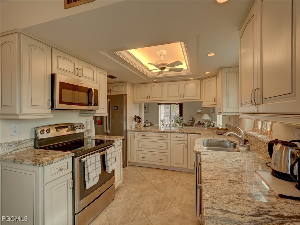 2 Bed Waterfront Home for Sale in Fort Myers Beach, photo 4