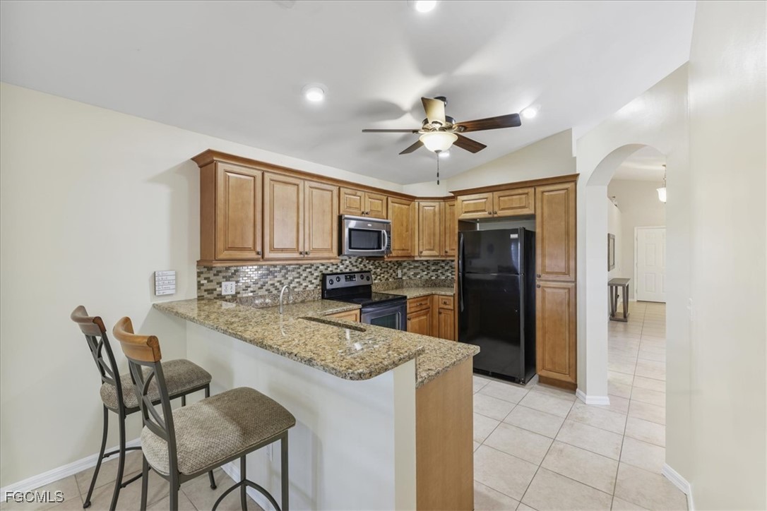 3 Bed SingleFamilyResidence for Sale in Palm Isle, photo 4