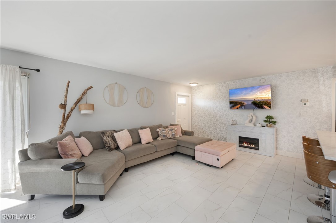 2 Bed Condominium for Sale in Naples, photo 4