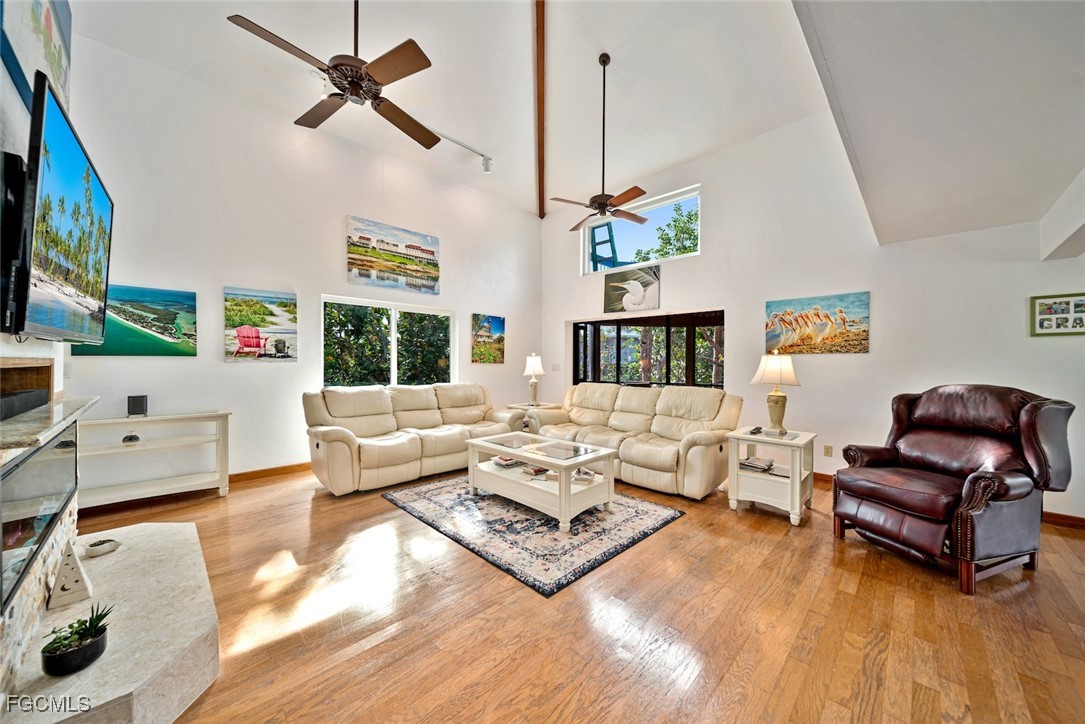 4 Bed SingleFamilyResidence for Sale in Sanibel Bayous, photo 4