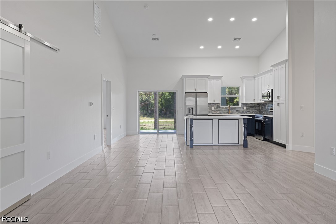 3 Bed SingleFamilyResidence for Sale in Lehigh Acres, photo 4
