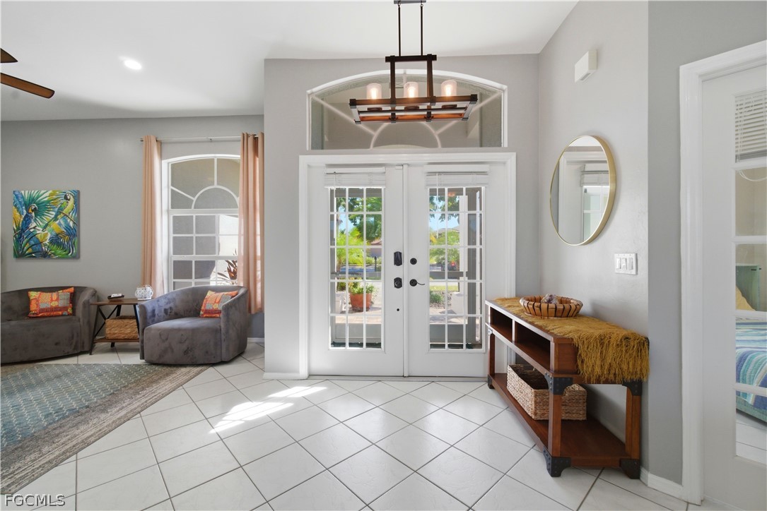 3 Bed Pool Home for Sale in Cape Coral, photo 4