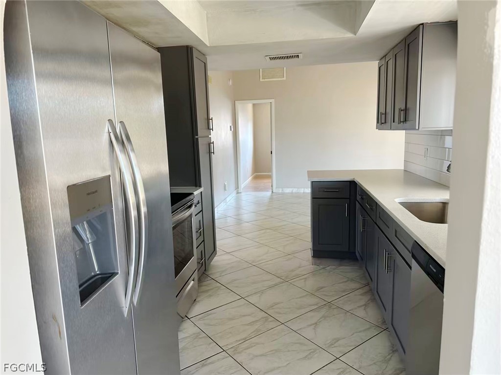3 Bed SingleFamilyResidence for Sale in Cape Coral, photo 4