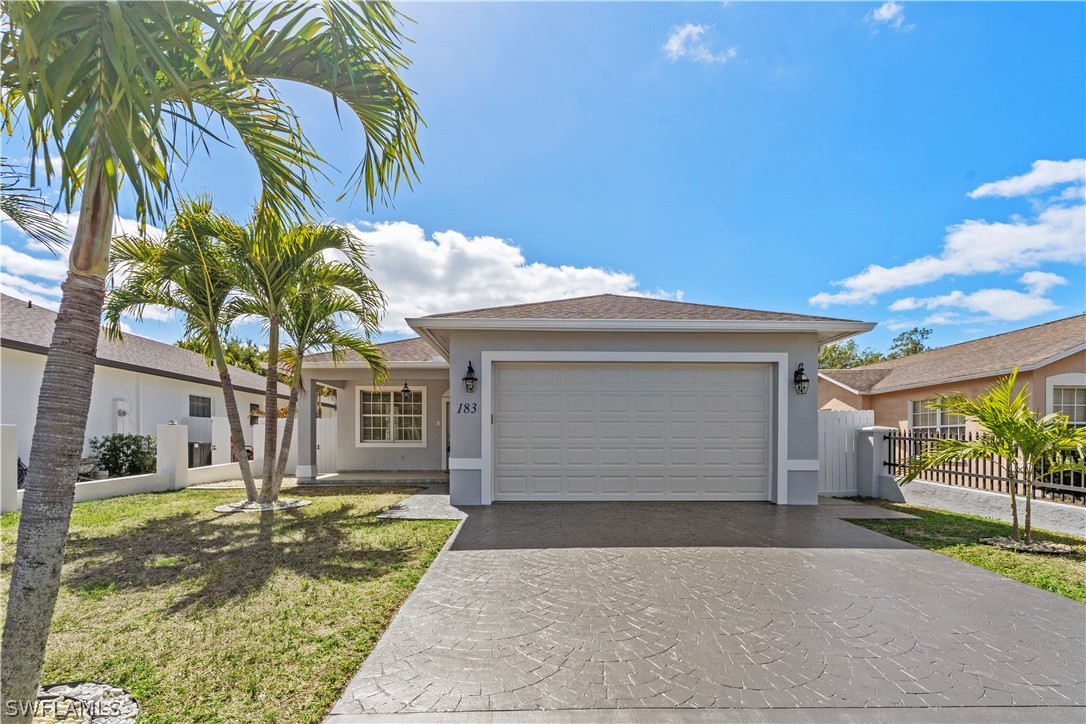 3 Bed SingleFamilyResidence for Sale in Naples, photo 4