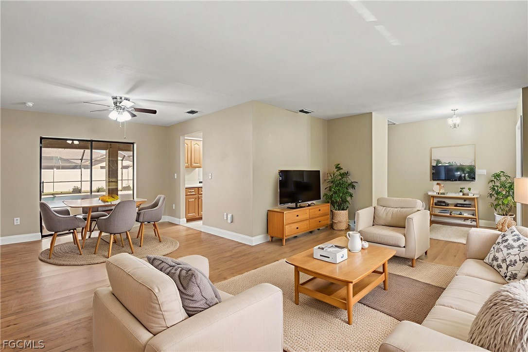 3 Bed Pool Home for Sale in Cape Coral, photo 4