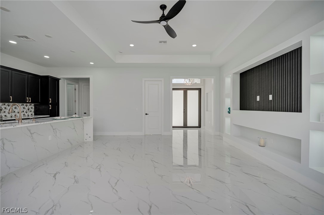 3 Bed SingleFamilyResidence for Sale in Lehigh Acres, photo 4