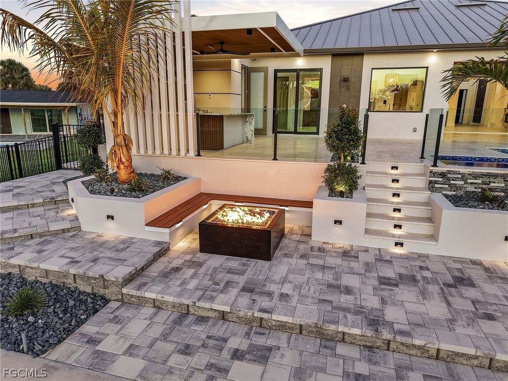 3 Bed Pool Home for Sale in Cape Coral, photo 4