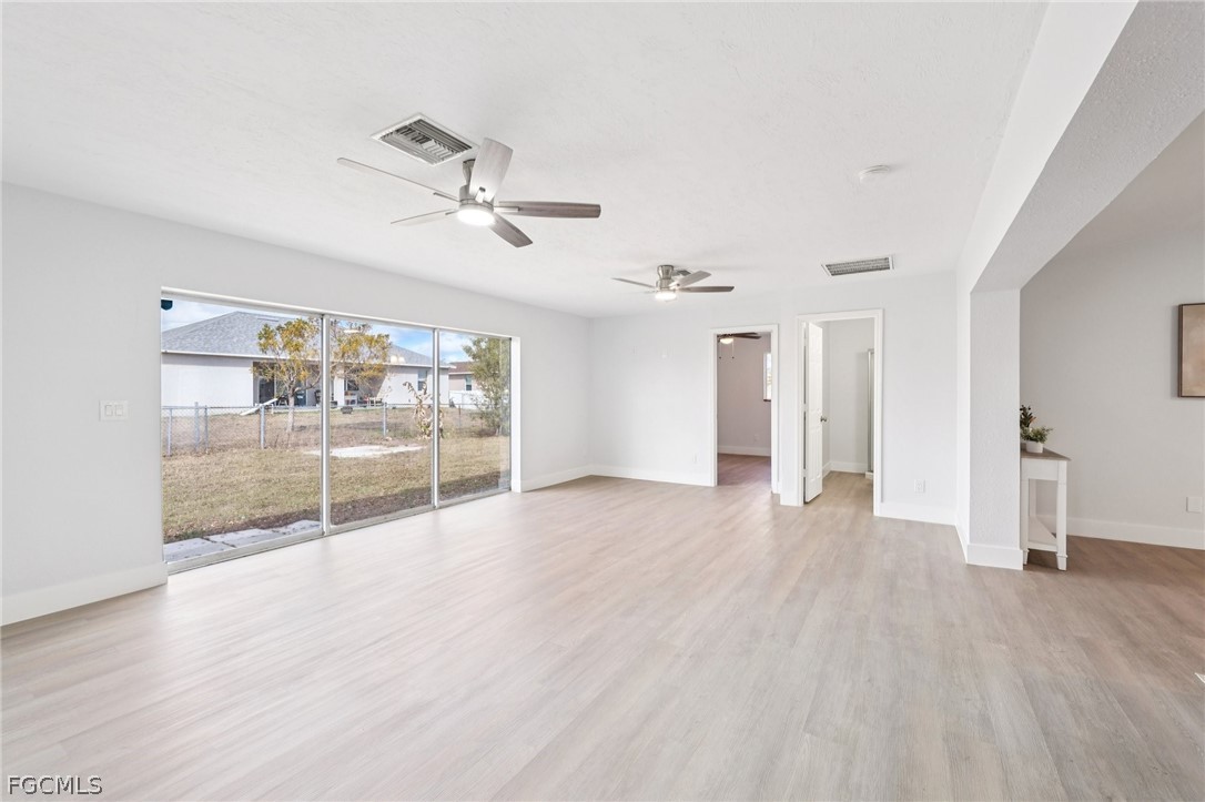 5 Bed SingleFamilyResidence for Sale in Cape Coral, photo 4