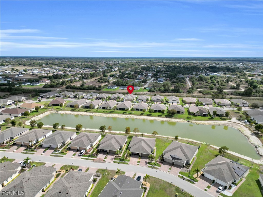 2 Bed Waterfront Home for Sale in Marblebrook, photo 4