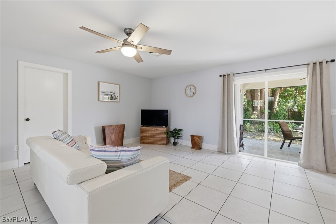 2 Bed SingleFamilyResidence for Sale in Spanish Gardens, photo 4